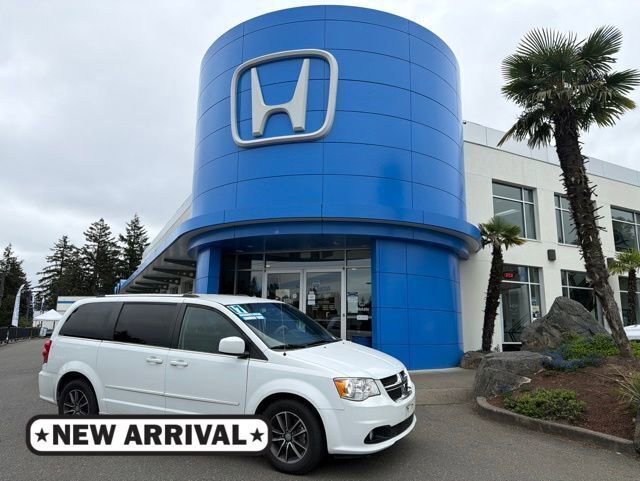 Used 2017 Dodge Grand Caravan SXT FWD image 1