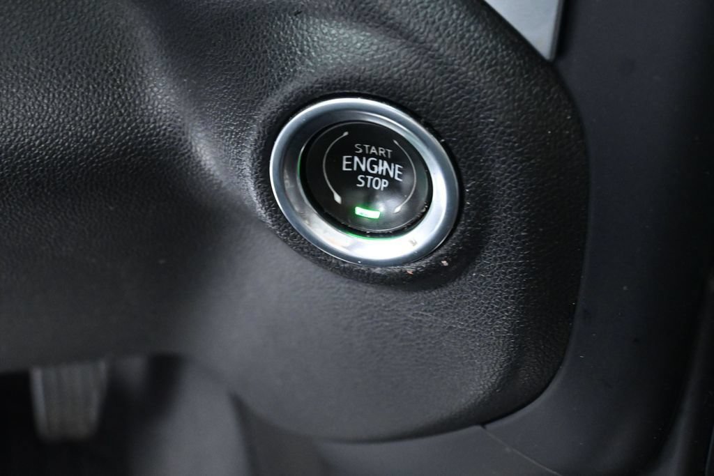 Used 2020 Chevrolet Silverado 1500 RST AWD/4WD image 31