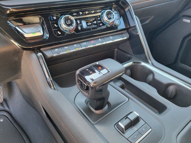 Used 2023 GMC Sierra 1500 AT4 w/ AT4 Premium Package AWD/4WD image 23