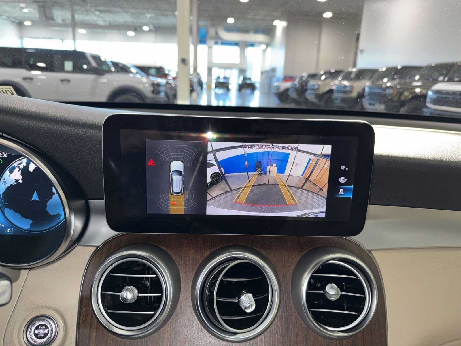 Used 2021 Mercedes-Benz GLC 300 4MATIC image 33