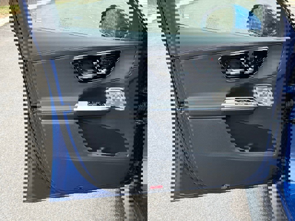 Used 2025 Mercedes-Benz GLC 350e 4MATIC image 20