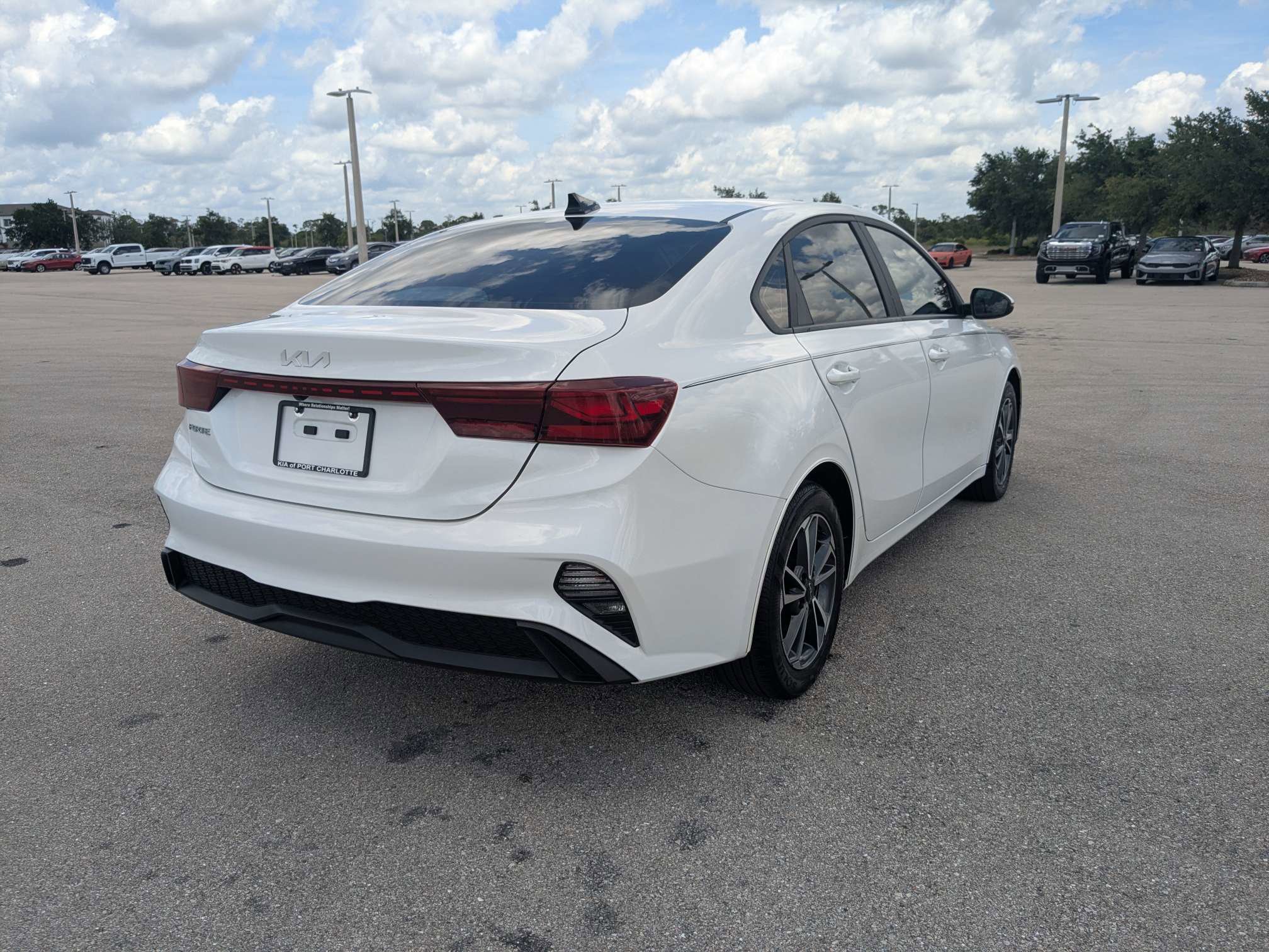 Certified 2022 Kia Forte LXS w/ LXS Technology Package FWD image 5