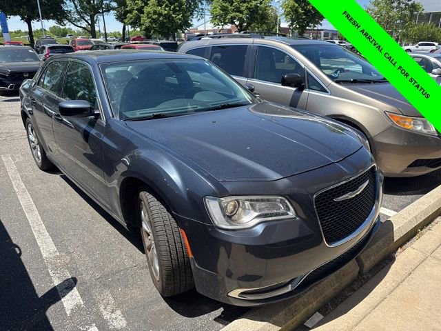 Used 2018 Chrysler 300 Touring L AWD/4WD image 6