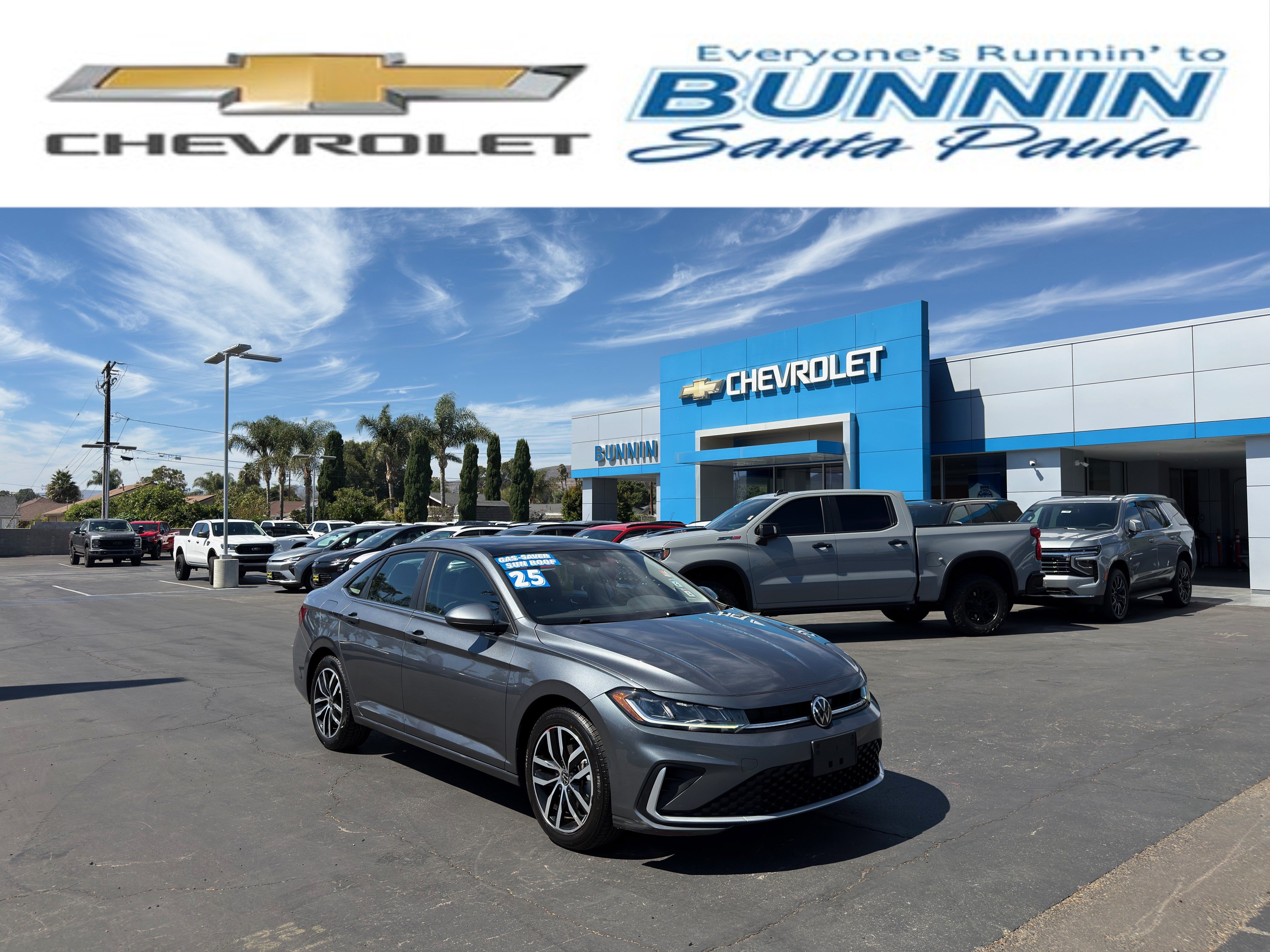 Used 2025 Volkswagen Jetta SE FWD image 1