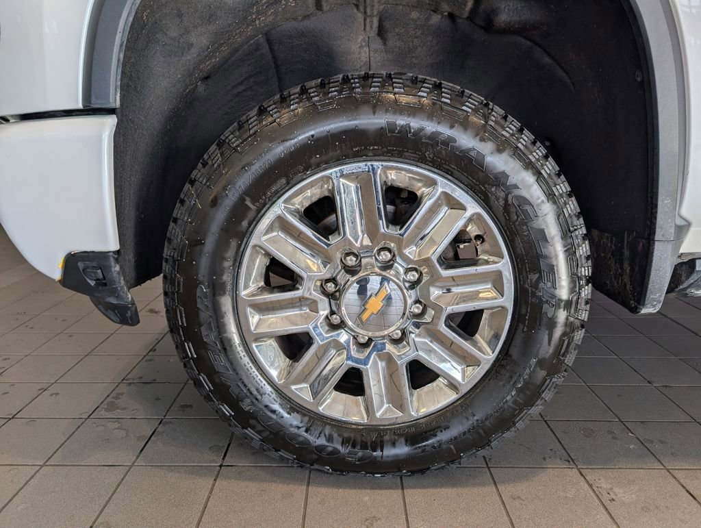 Used 2024 Chevrolet Silverado 2500 High Country w/ Technology Package image 13