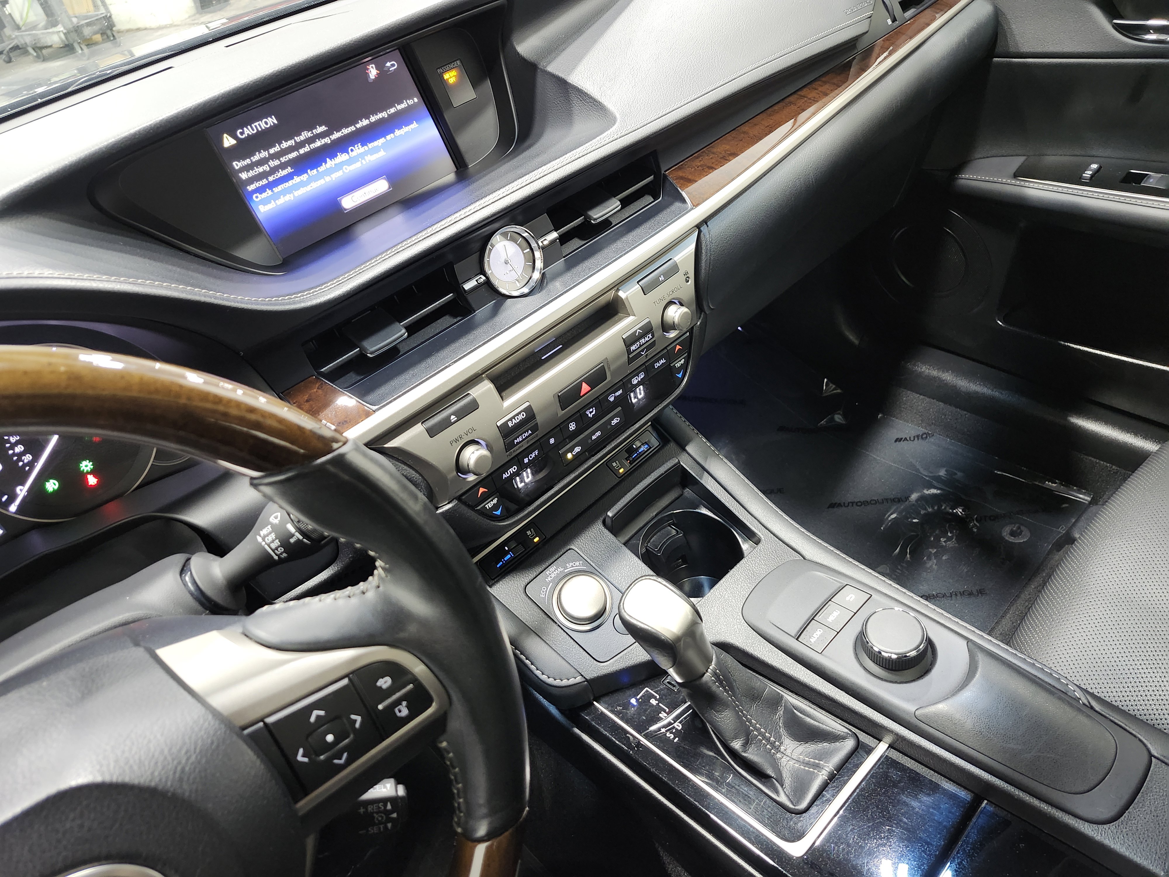 Used 2016 Lexus ES 350 w/ Premium Package w/Wood Trim image 32