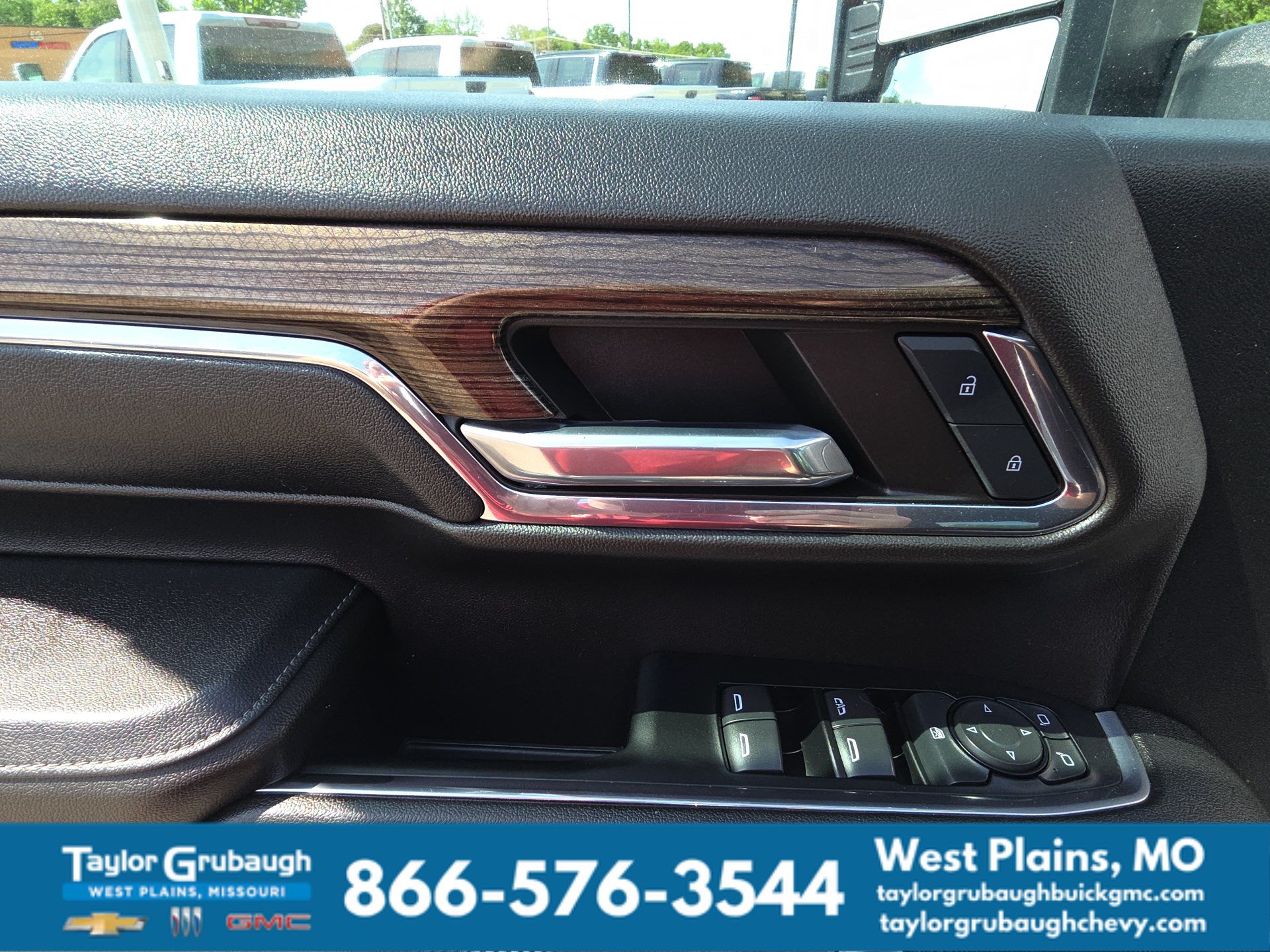 Used 2024 Chevrolet Silverado 3500 LT AWD/4WD image 14