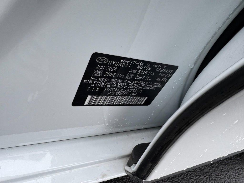 Certified 2025 Genesis G80 2.5T image 25