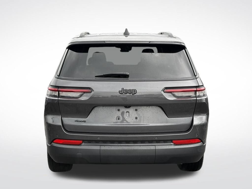 Used 2023 Jeep Grand Cherokee L Altitude AWD/4WD image 8