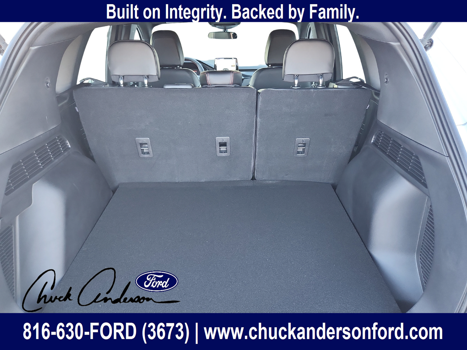New 2026 Ford Escape ST-Line w/ Cold Weather Package AWD/4WD image 30