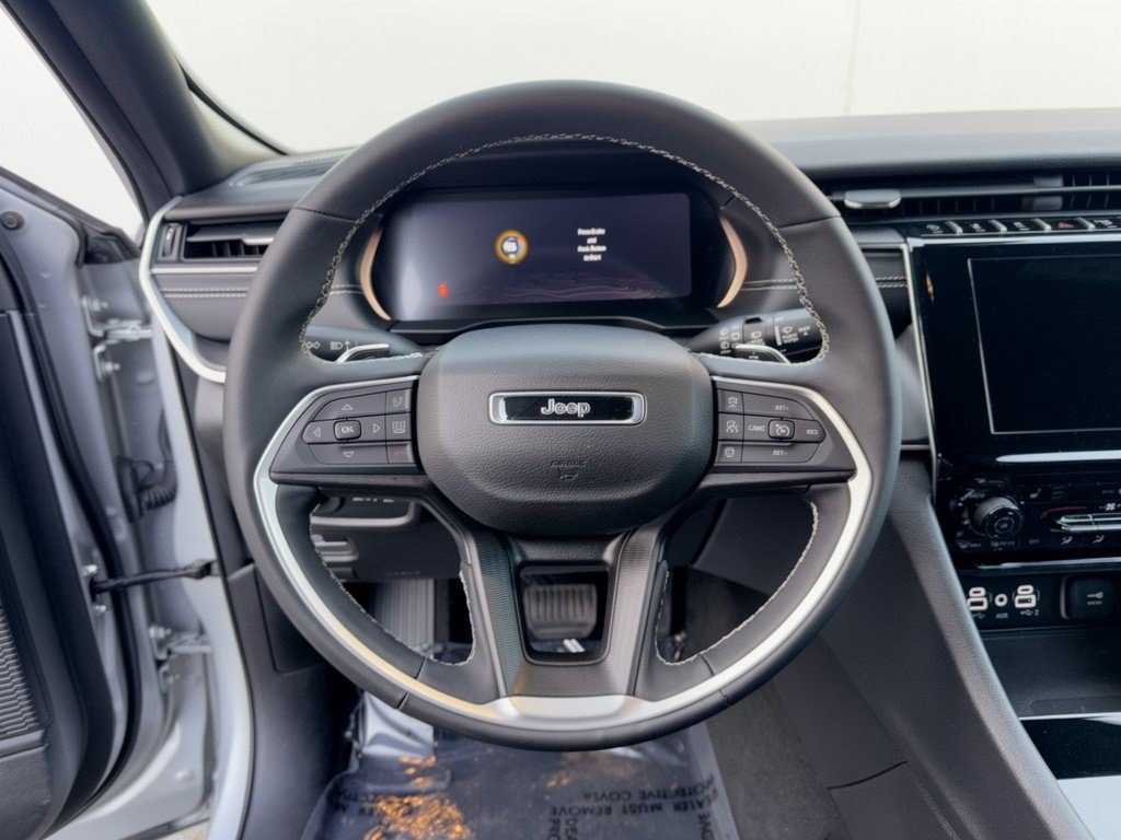 Used 2024 Jeep Grand Cherokee Altitude AWD/4WD image 10