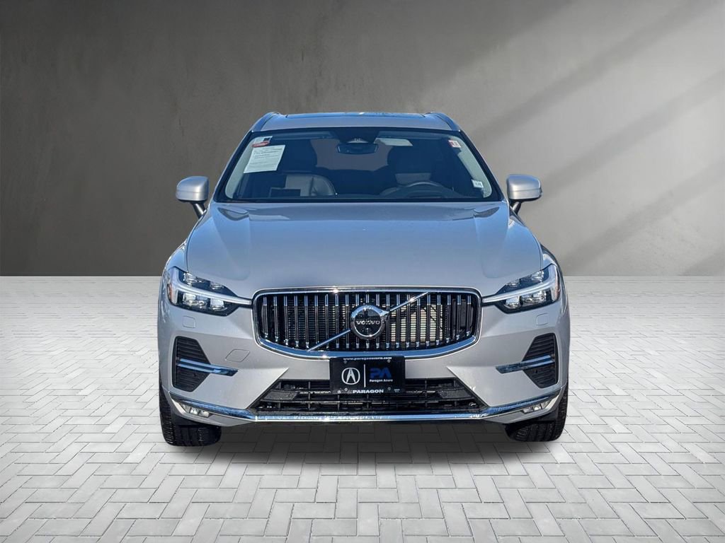 Used 2023 Volvo XC60 B6 Ultimate w/ Climate Package image 3