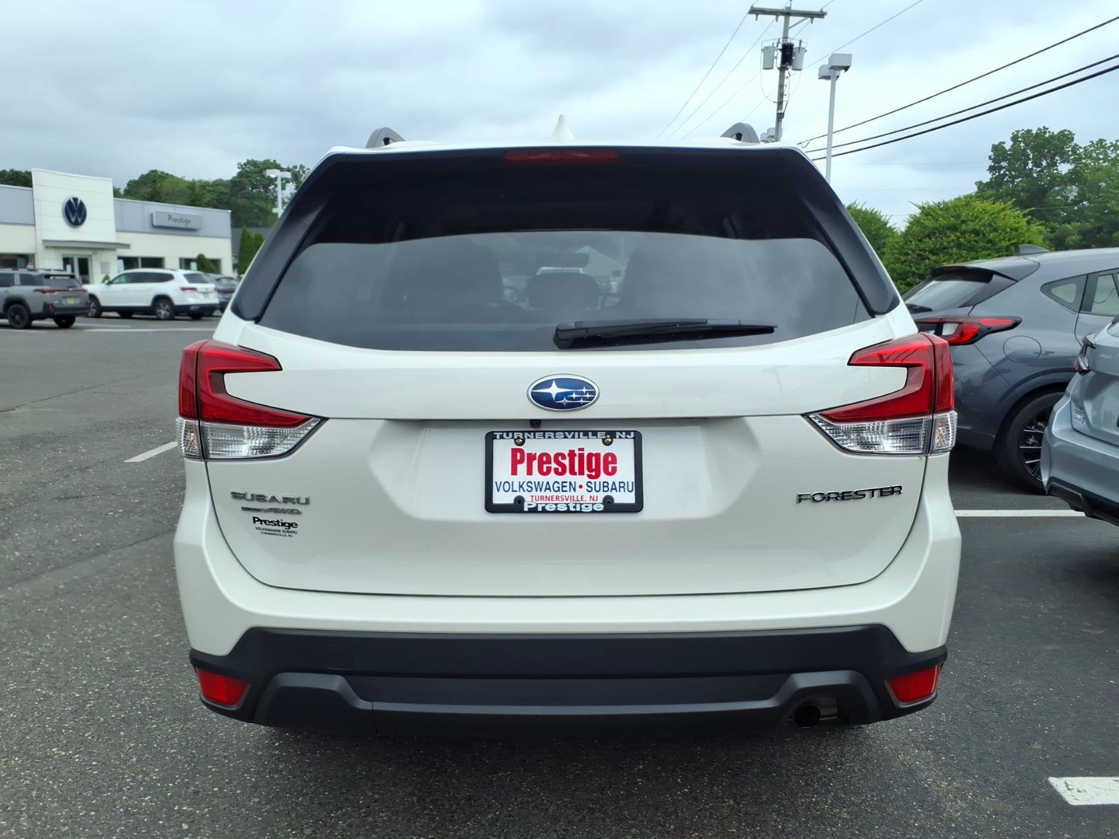 Certified 2023 Subaru Forester Premium AWD/4WD image 3