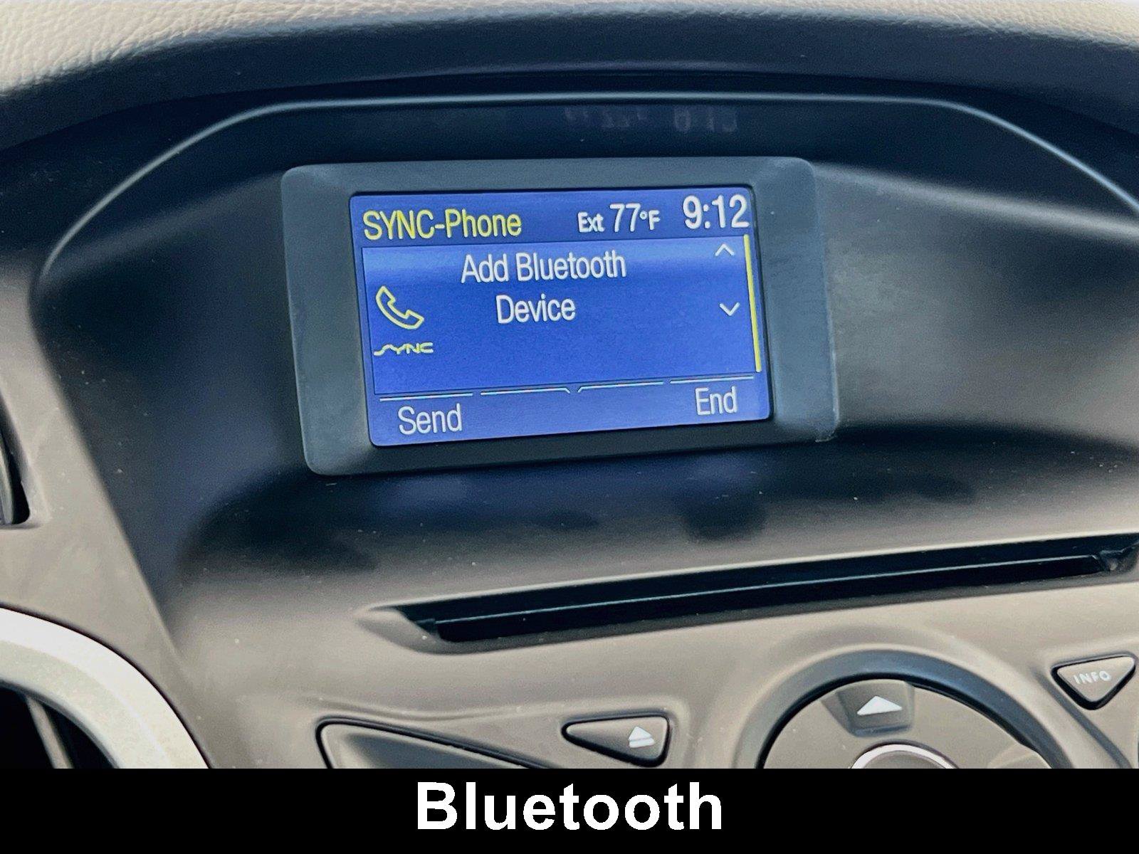 Used 2014 Ford Focus SE w/ SE Winter Package FWD image 6