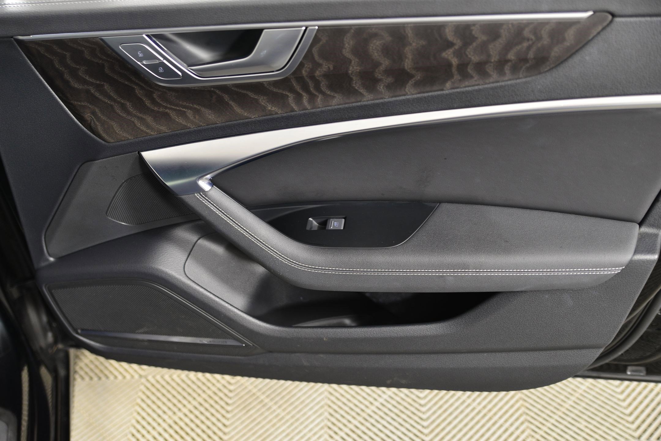 Used 2023 Audi A6 Premium Plus w/ Premium Plus Package image 11