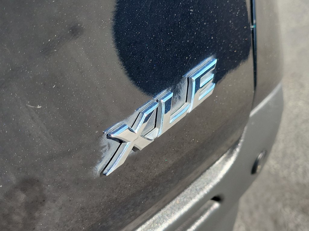 Used 2025 Toyota Sienna XLE FWD image 12