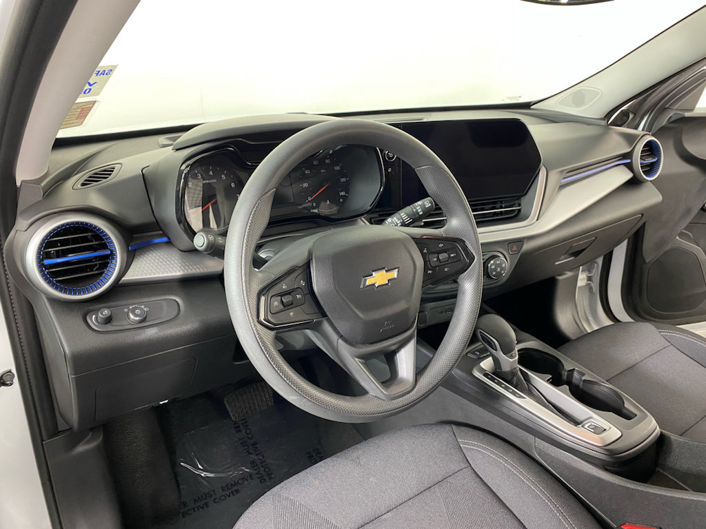Used 2026 Chevrolet Trax LS FWD image 19