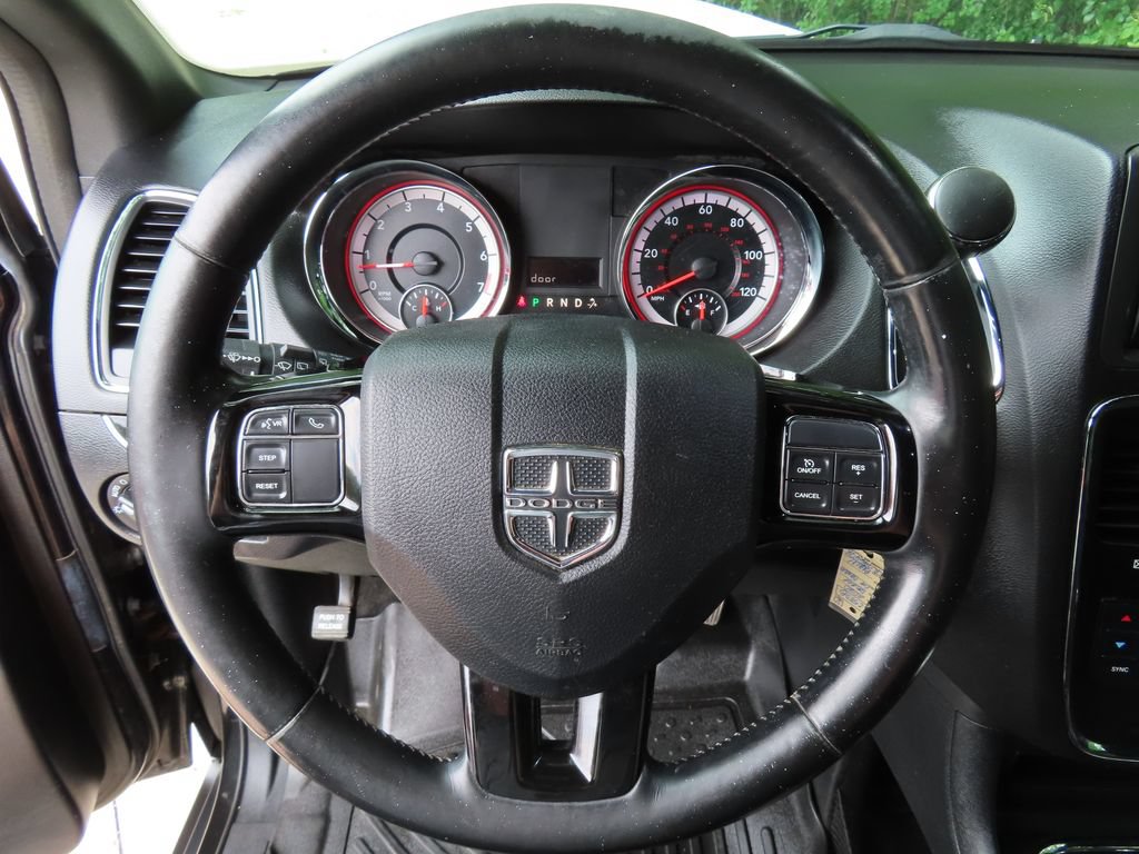Used 2019 Dodge Grand Caravan SXT FWD image 16