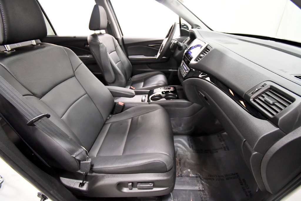 Certified 2017 Honda Pilot Touring image 20