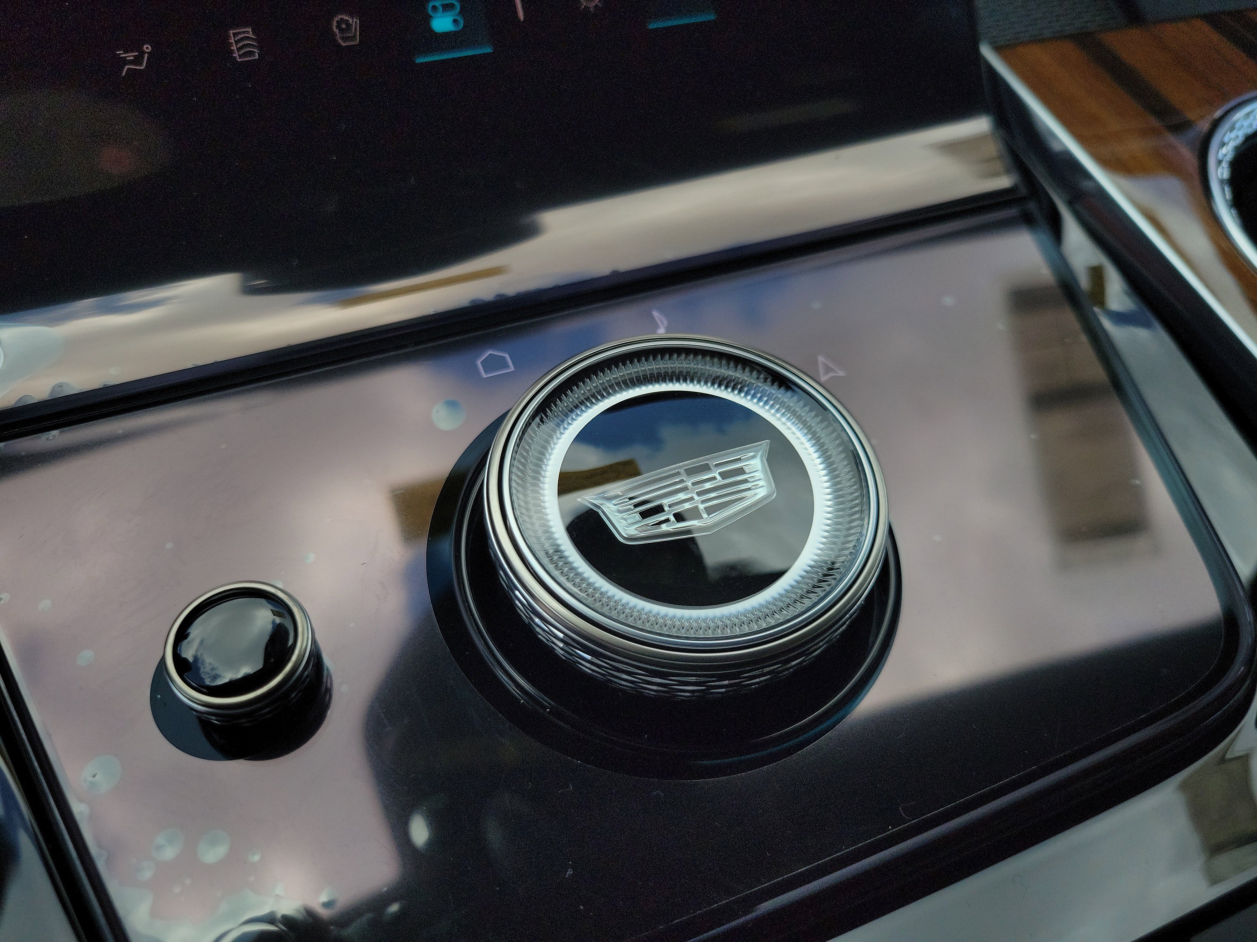 New 2026 Cadillac Escalade ESV Platinum Sport w/ LPO, ONYX Package image 26