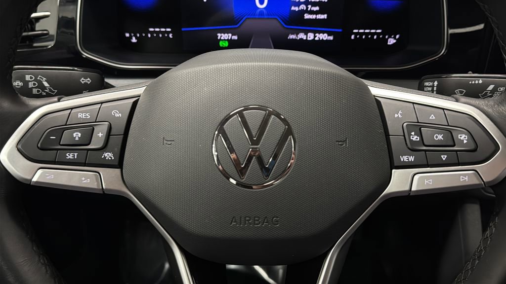 Used 2025 Volkswagen Jetta SE image 15