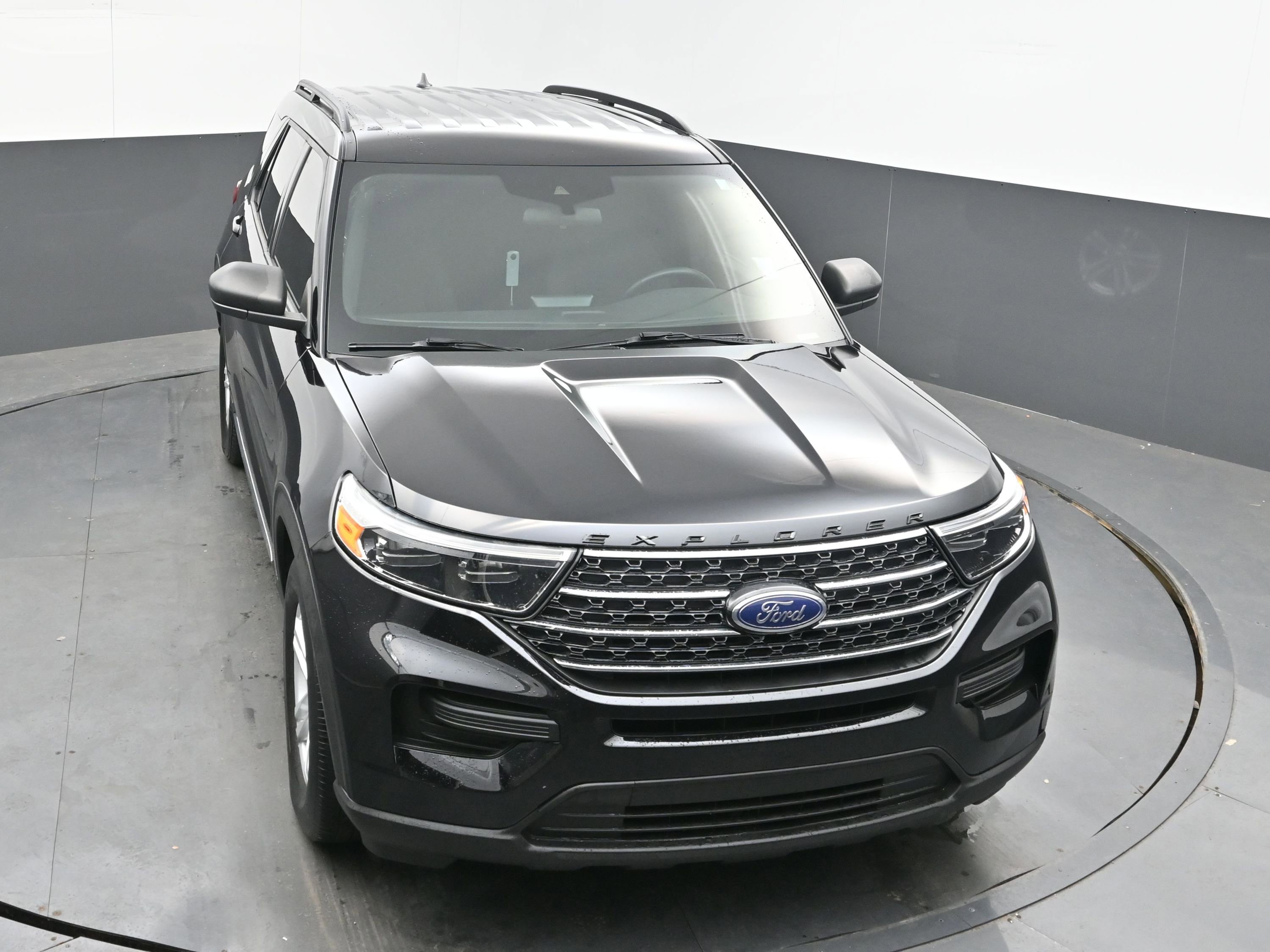 Used 2020 Ford Explorer XLT w/ Class III Trailer Tow Package image 35