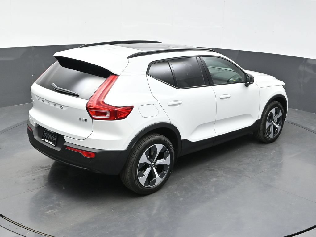 New 2026 Volvo XC40 B5 Plus w/ Climate Package AWD/4WD image 35