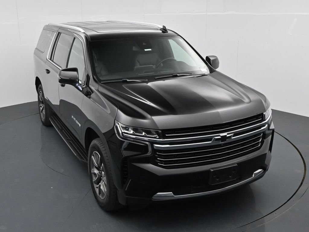 Used 2024 Chevrolet Suburban LT w/ LT Signature Plus Package RWD image 19