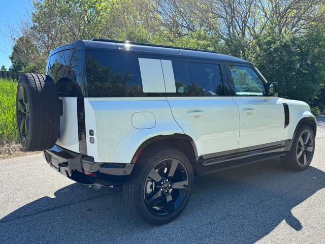 New 2026 Land Rover Defender 110 X-Dynamic SE AWD/4WD image 5
