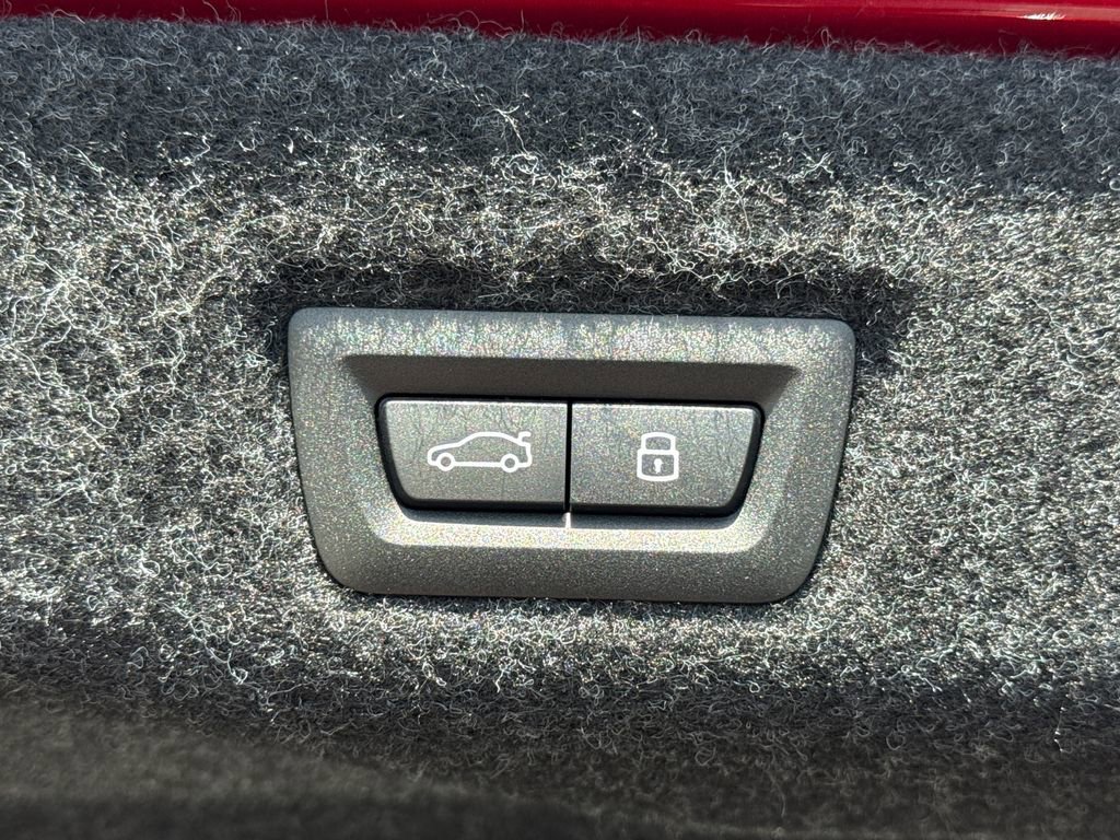 New 2026 BMW i5 eDrive40 w/ M Sport Package RWD image 12