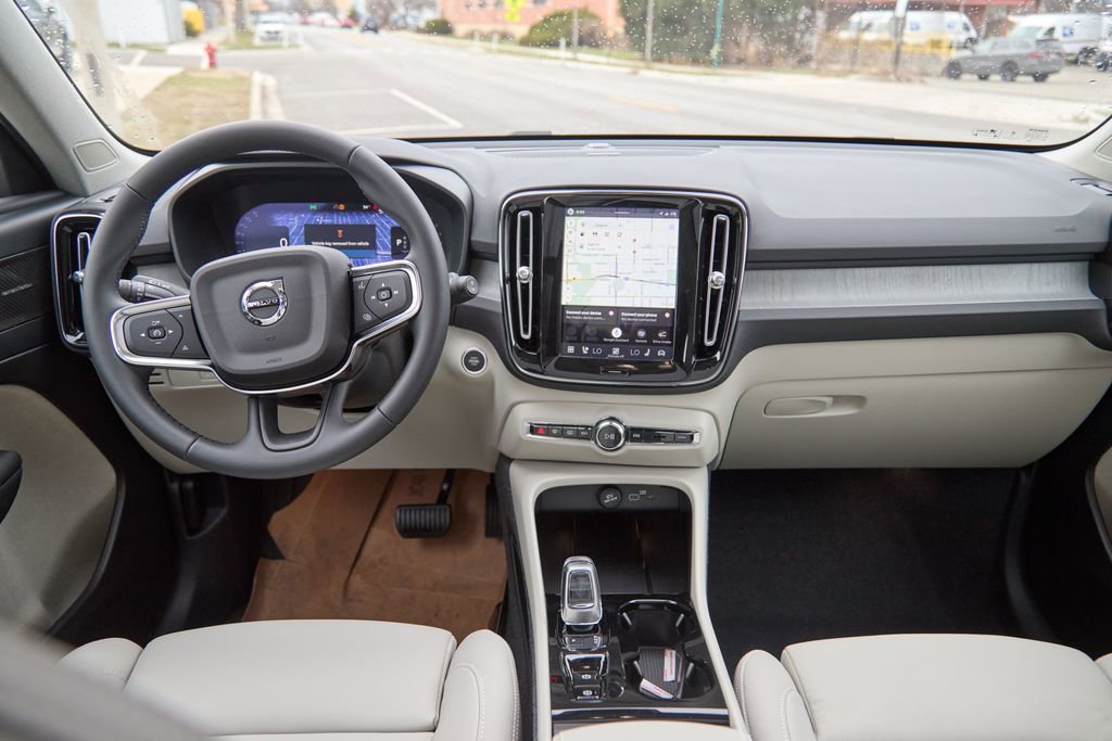 New 2026 Volvo XC40 B5 Plus w/ Protection Package Premier image 23