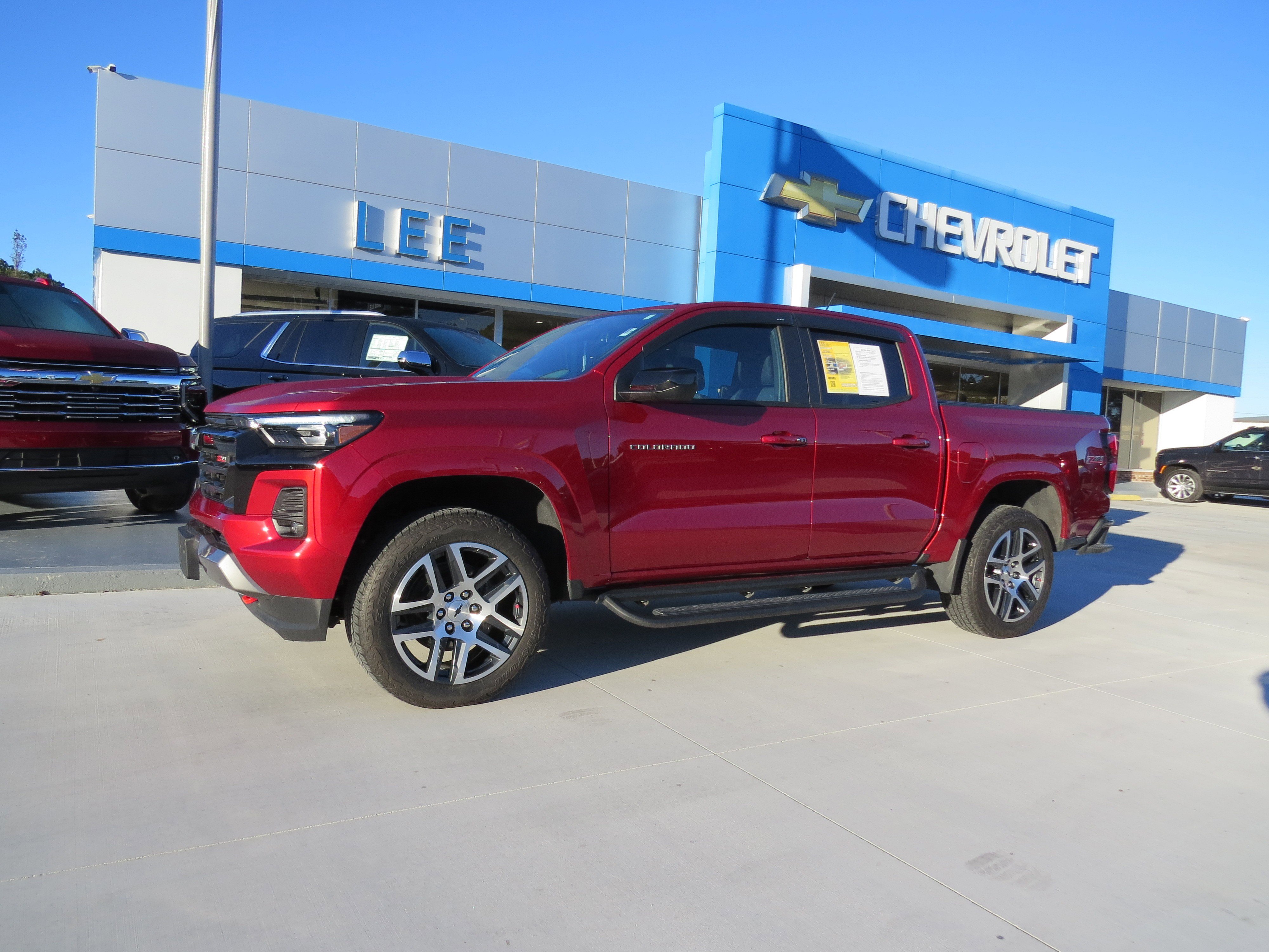 Used 2024 Chevrolet Colorado Z71 w/ Z71 Convenience Package 2 image 1