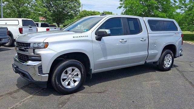 Used 2020 Chevrolet Silverado 1500 LT w/ Convenience Package AWD/4WD image 4