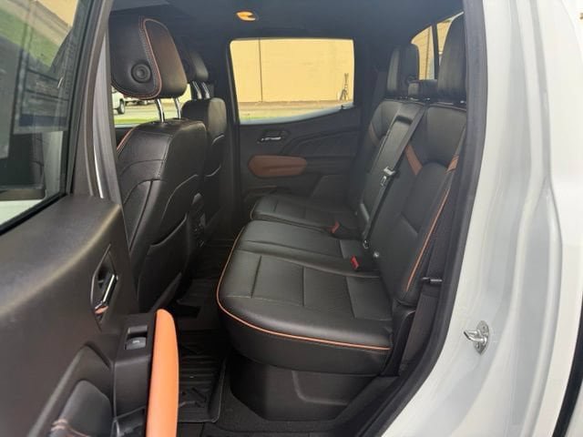 Certified 2024 GMC Canyon AT4 w/ AT4 Premium Package AWD/4WD image 27
