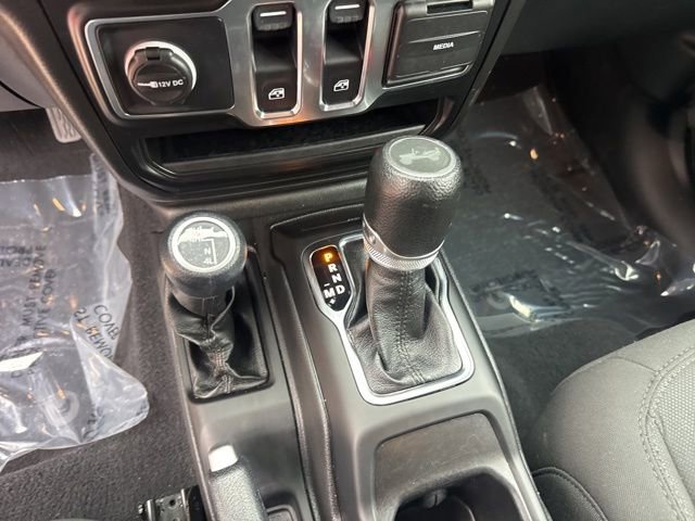 Used 2022 Jeep Wrangler Willys image 24