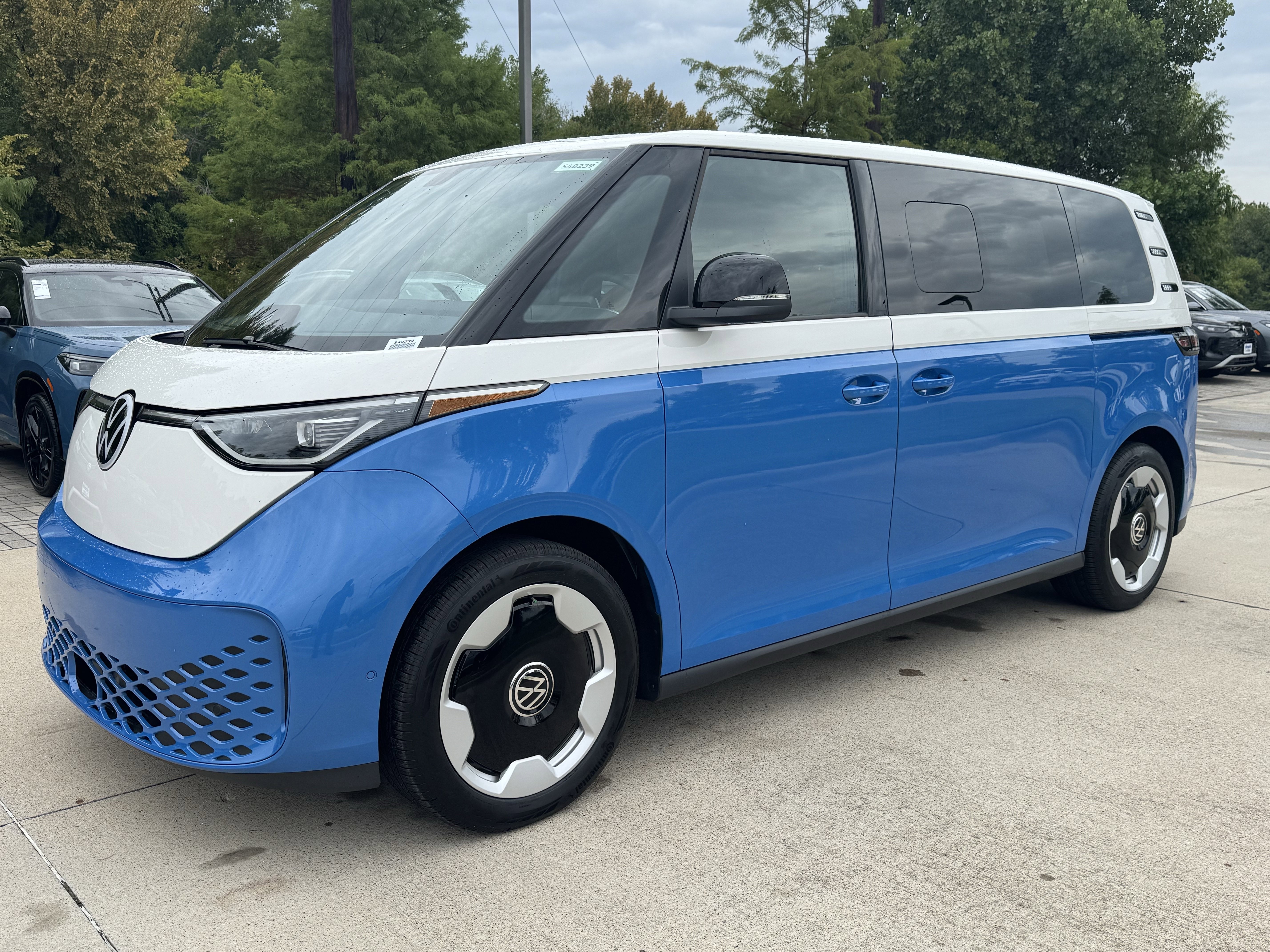 New 2025 Volkswagen ID. Buzz Pro S image 2