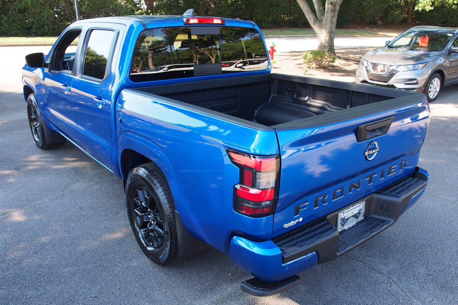 Used 2026 Nissan Frontier SV image 5
