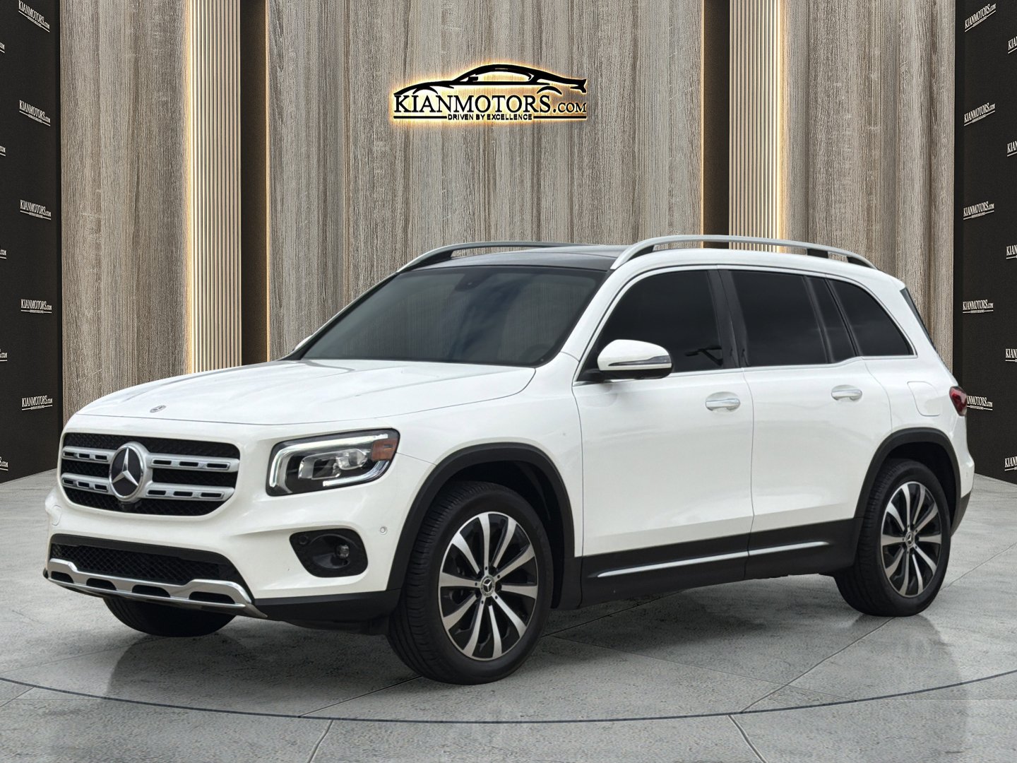 Used 2021 Mercedes-Benz GLB 250 4MATIC image 3