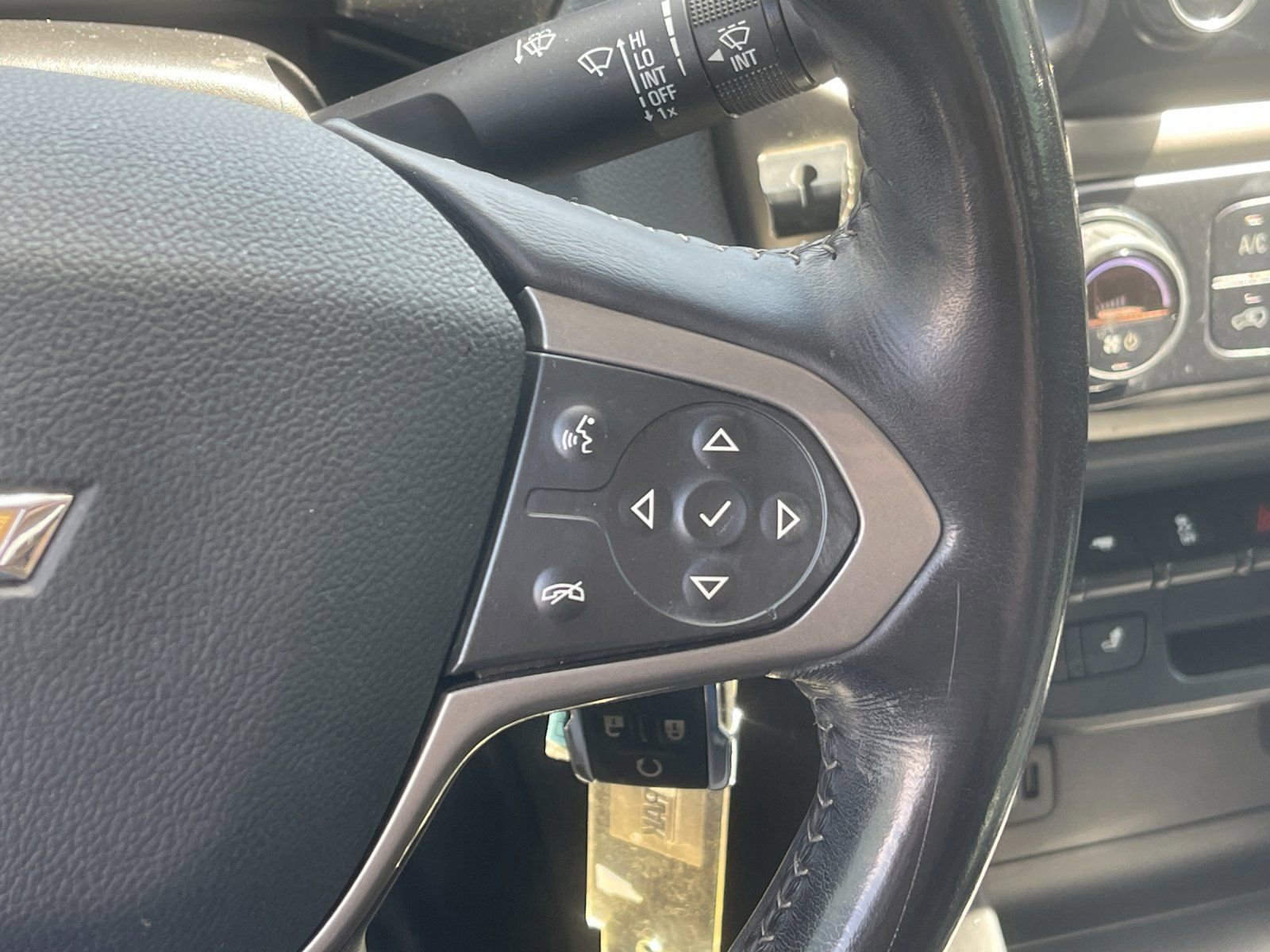 Used 2022 Chevrolet Colorado Z71 AWD/4WD image 25