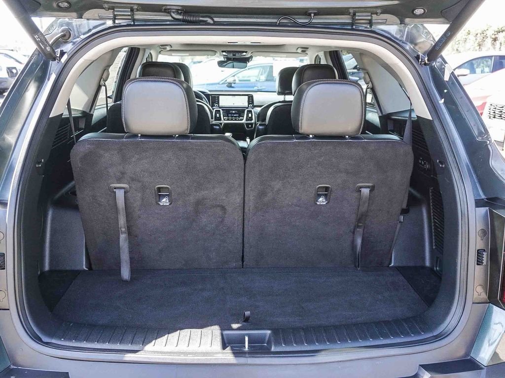 Certified 2021 Kia Sorento EX w/ EX AWD X-Line Package image 23