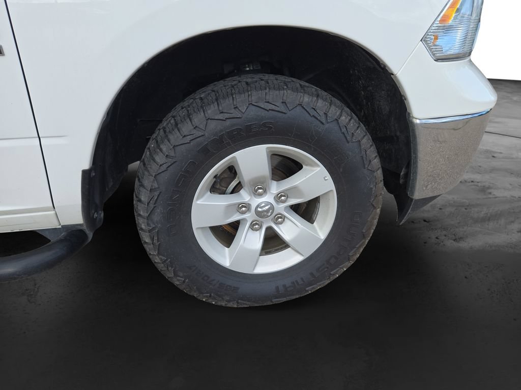 Used 2022 RAM 1500 Classic SLT AWD/4WD image 13