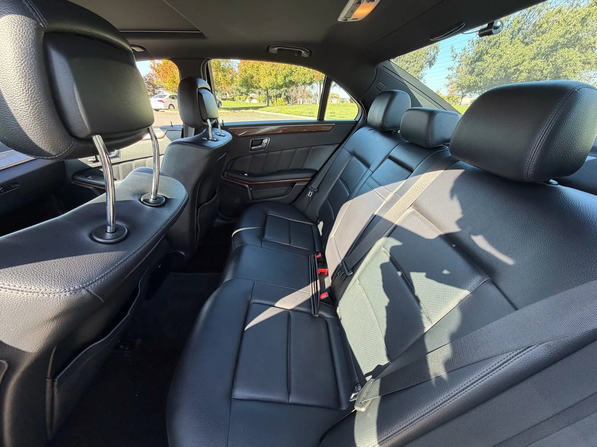 Used 2010 Mercedes-Benz E 350 E 350 Sedan 4D image 11