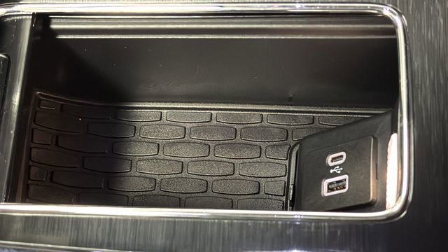 Used 2024 Lincoln Aviator AWD w/ Premium Package image 10