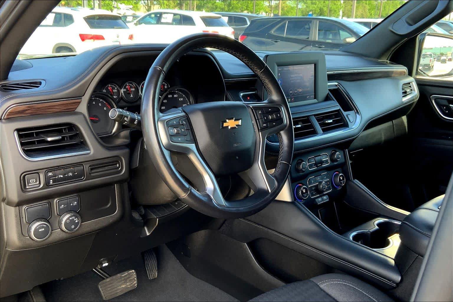 Used 2023 Chevrolet Suburban LS image 16