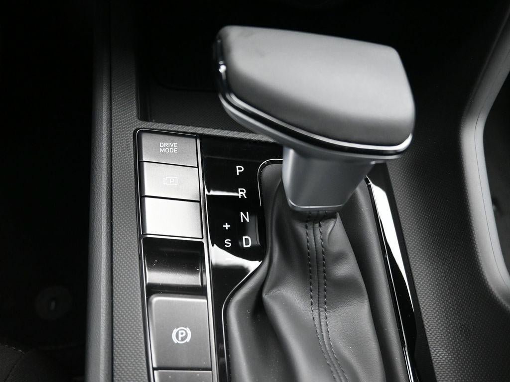 New 2026 Hyundai Elantra SEL FWD image 17