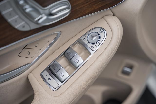 Certified 2022 Mercedes-Benz GLC 300 4MATIC w/ Premium Package Lite image 37