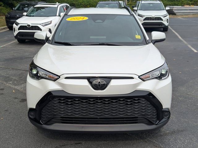 Used 2024 Toyota Corolla Cross SE image 2