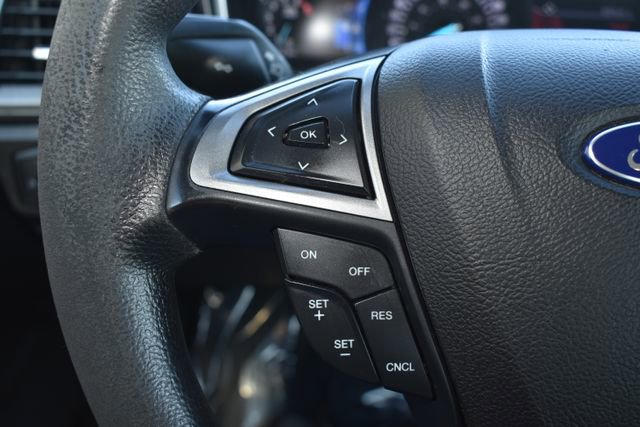 Used 2017 Ford Fusion SE w/ Fusion SE Technology Package FWD image 20