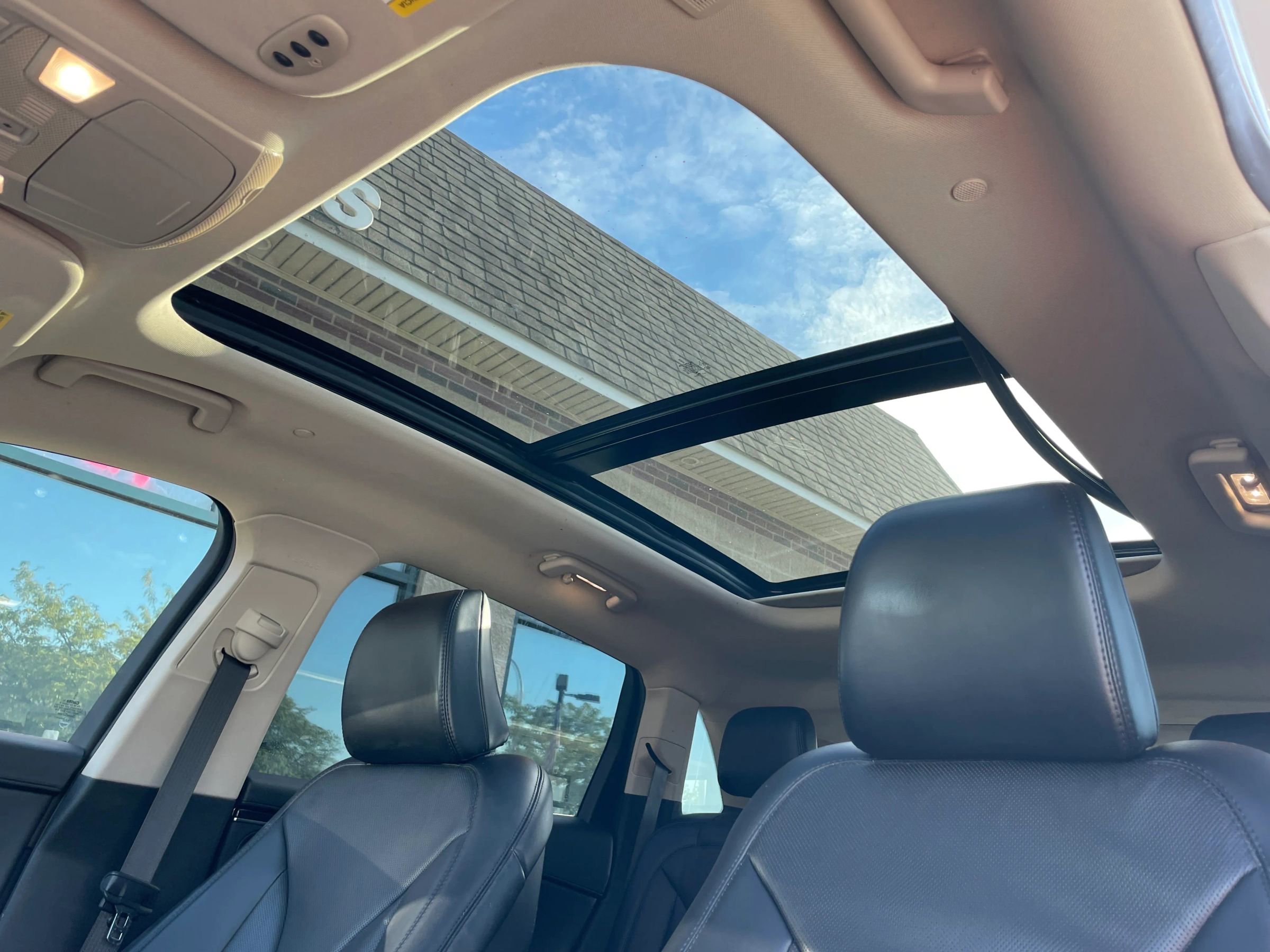 Used 2022 Lincoln Nautilus Reserve w/ Equipment Group 201A image 13