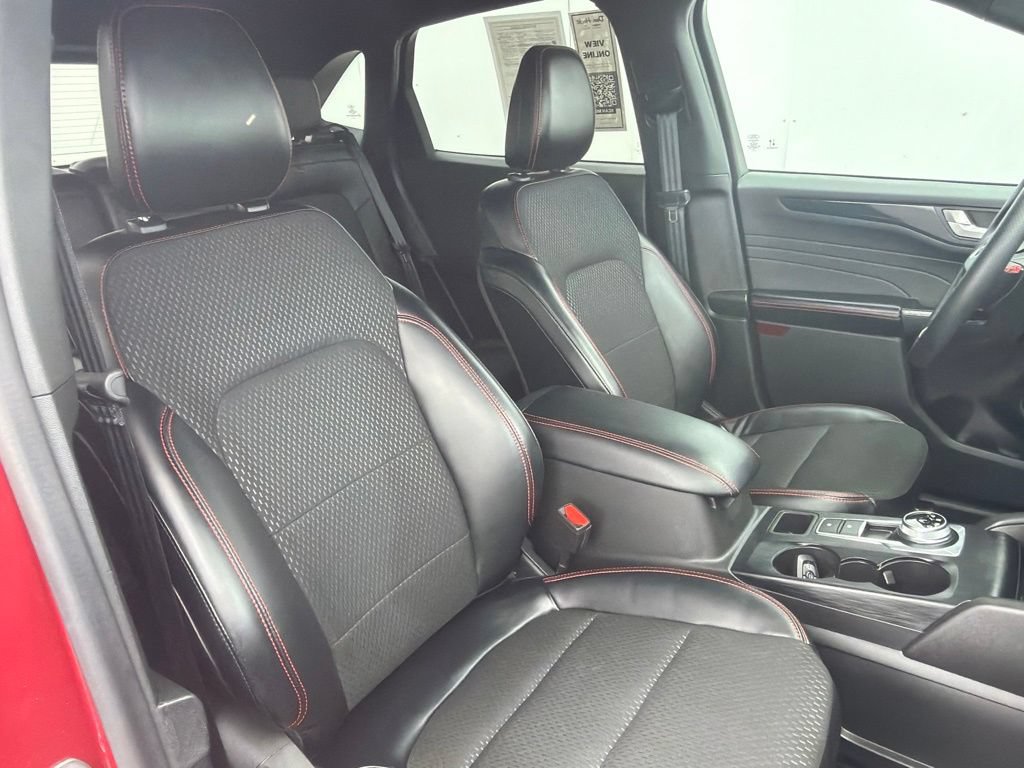 Used 2024 Ford Escape ST-Line w/ Tech Pack #1 AWD/4WD image 5